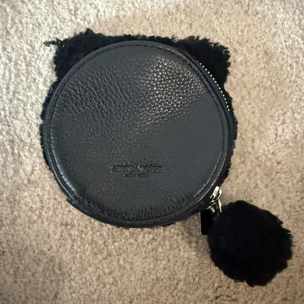 Rare Coach Black Cat/Raccoon coin purse.